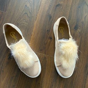 Candie‘s Slip On with faux fur accent